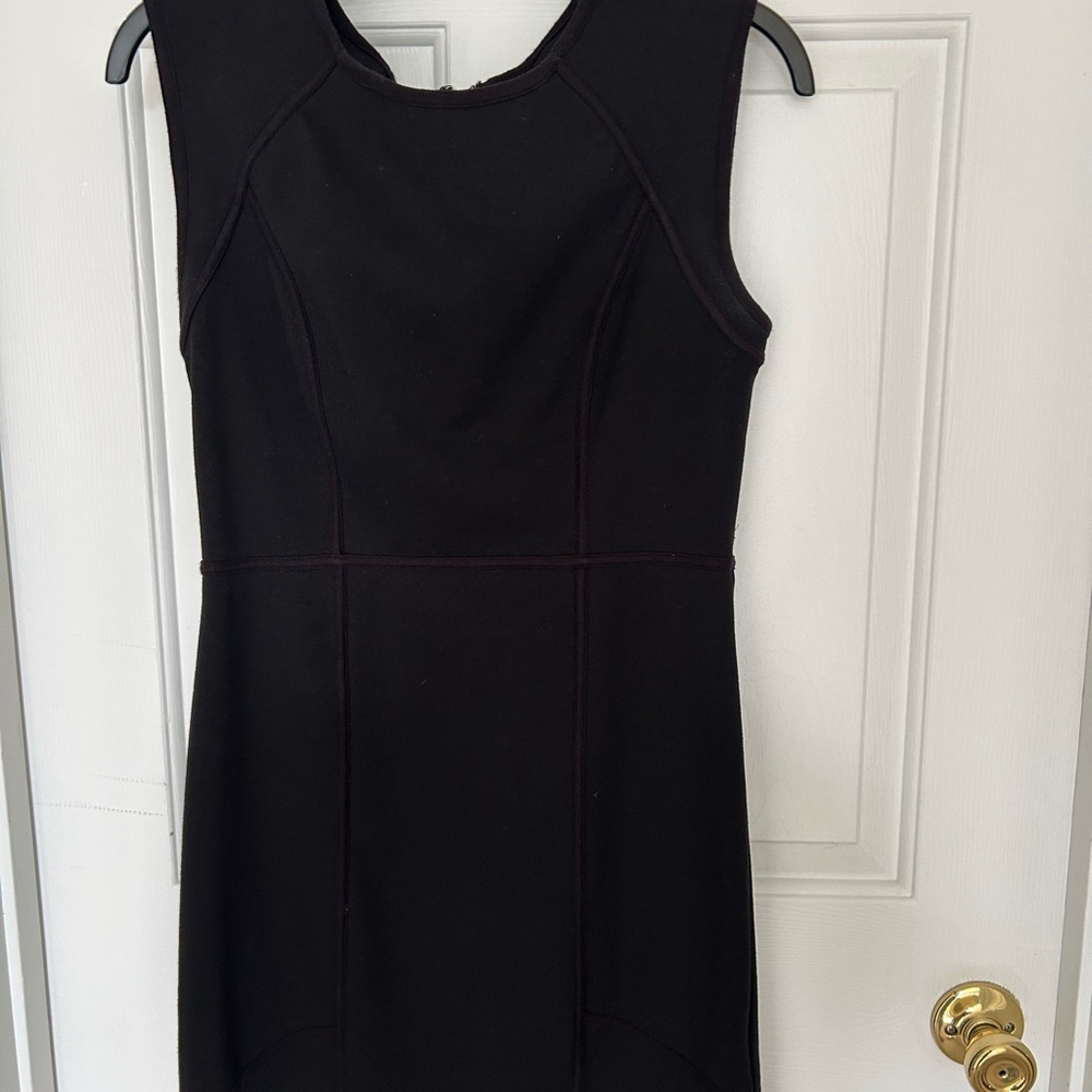 Elegant Short Black Sleeveless Dress